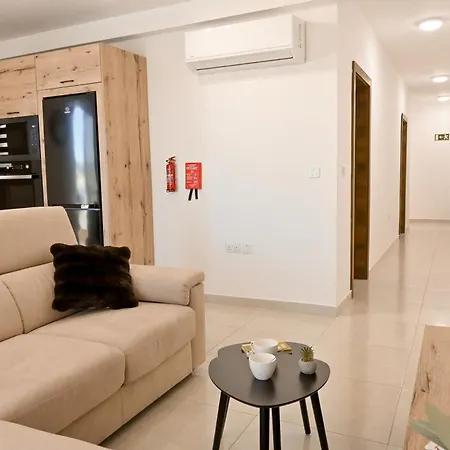 Viviani Court 2bd Modern Gozo - Happy