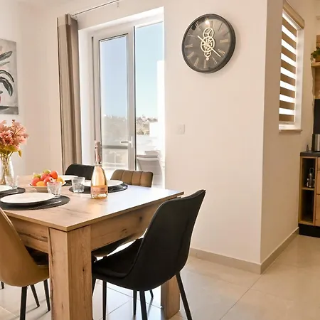 Viviani Court 2bd Modern Gozo - Happy Διαμέρισμα